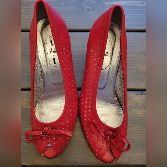 Rare Dirndrl + Bua Attersee red heart pumps size 37  US size (6) - Picture 3 of 7